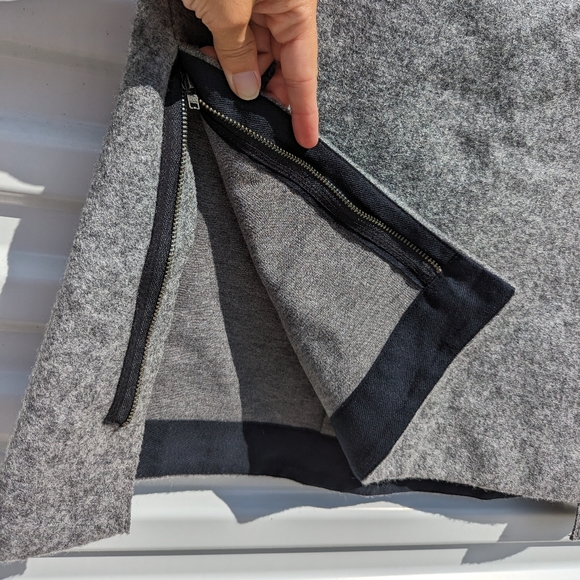 Madewell sleeveless gray top with side zippers - Picture 3 of 9